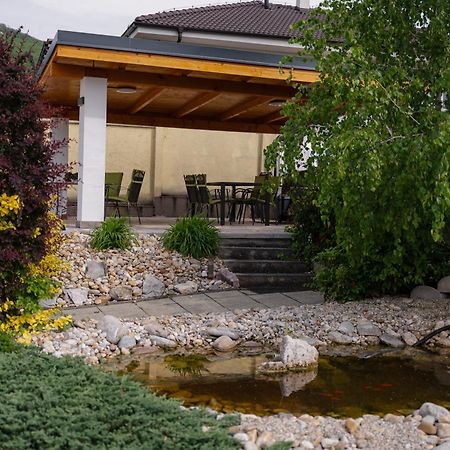 Penzion Tofi Nitra Exteriör bild